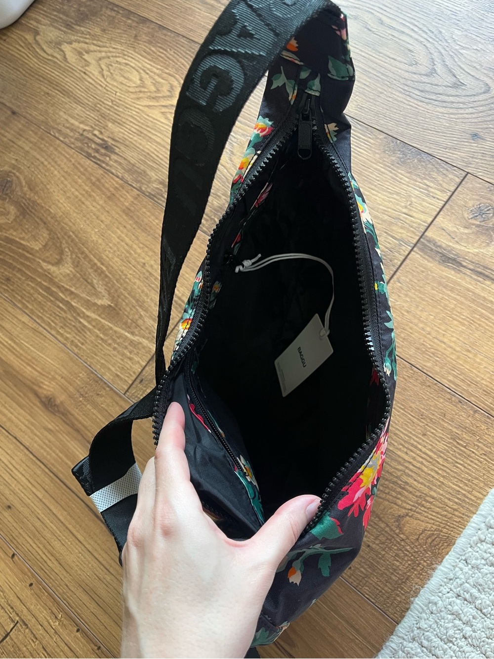 BAGGU Laura Ashley Medium Crescent Bag BNWT - Picture 7 of 9